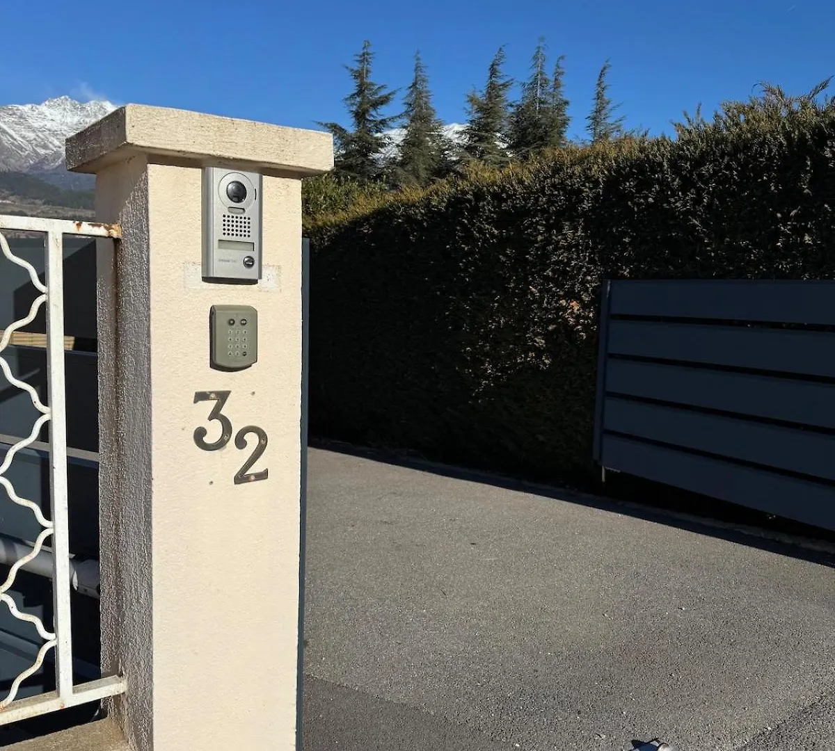 Villa Unique, 50 Metres Du Jardin Au Lac Savines 0*,  Franciaország